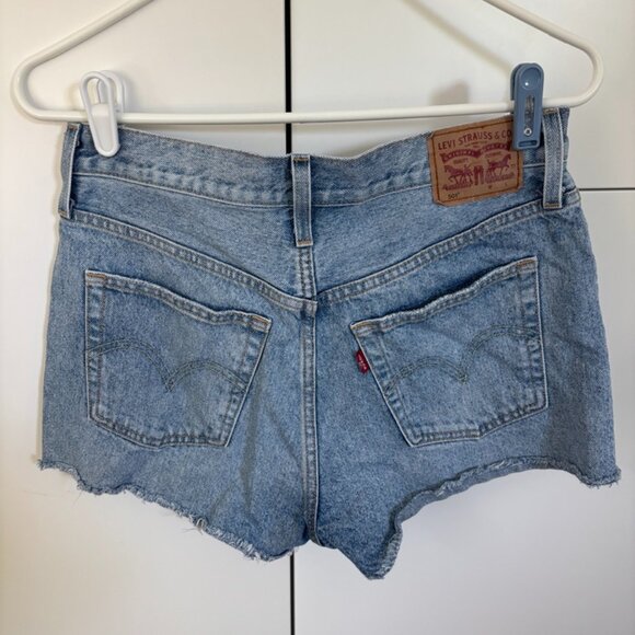 Levis 501® Original Fit High Rise Women's Shorts Denim Size 29 - Picture 1 of 6